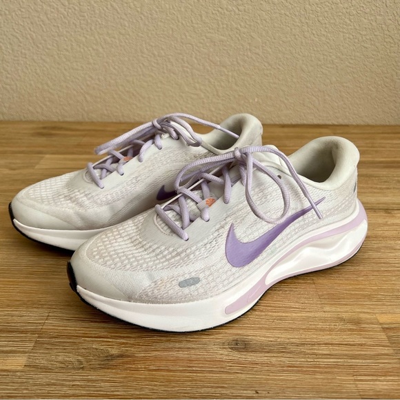 Nike Journey Run Women’s Size 9.5 Summit Grape FJ7765-100 Running Shoes - Picture 2 of 13